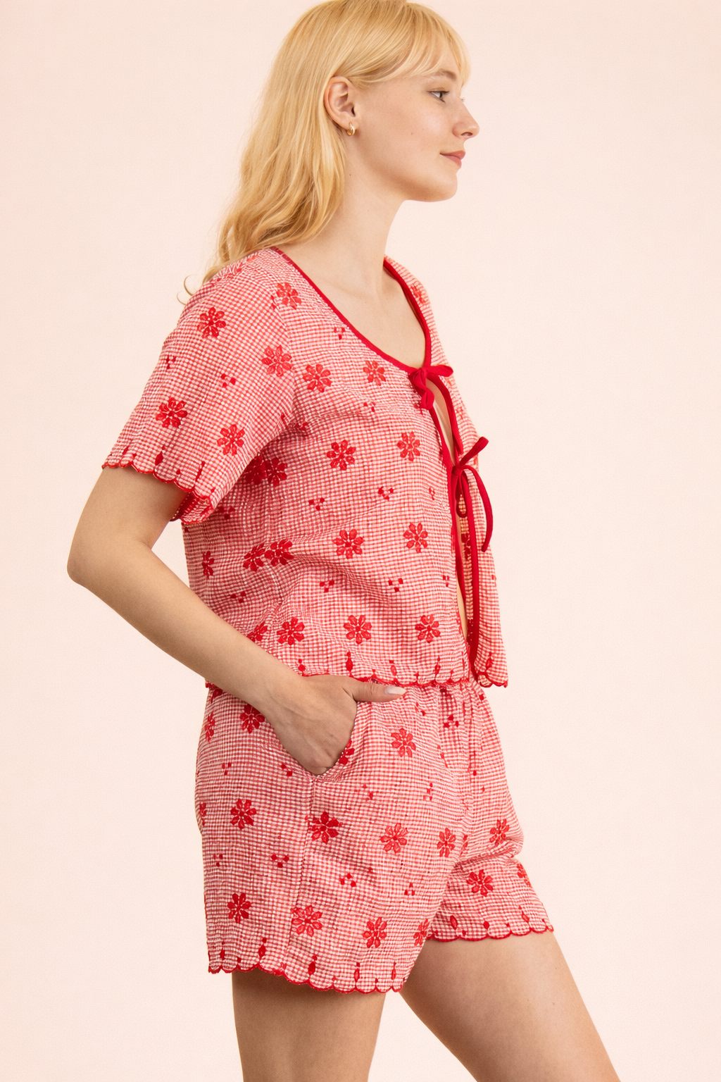 Red, White & Blossom