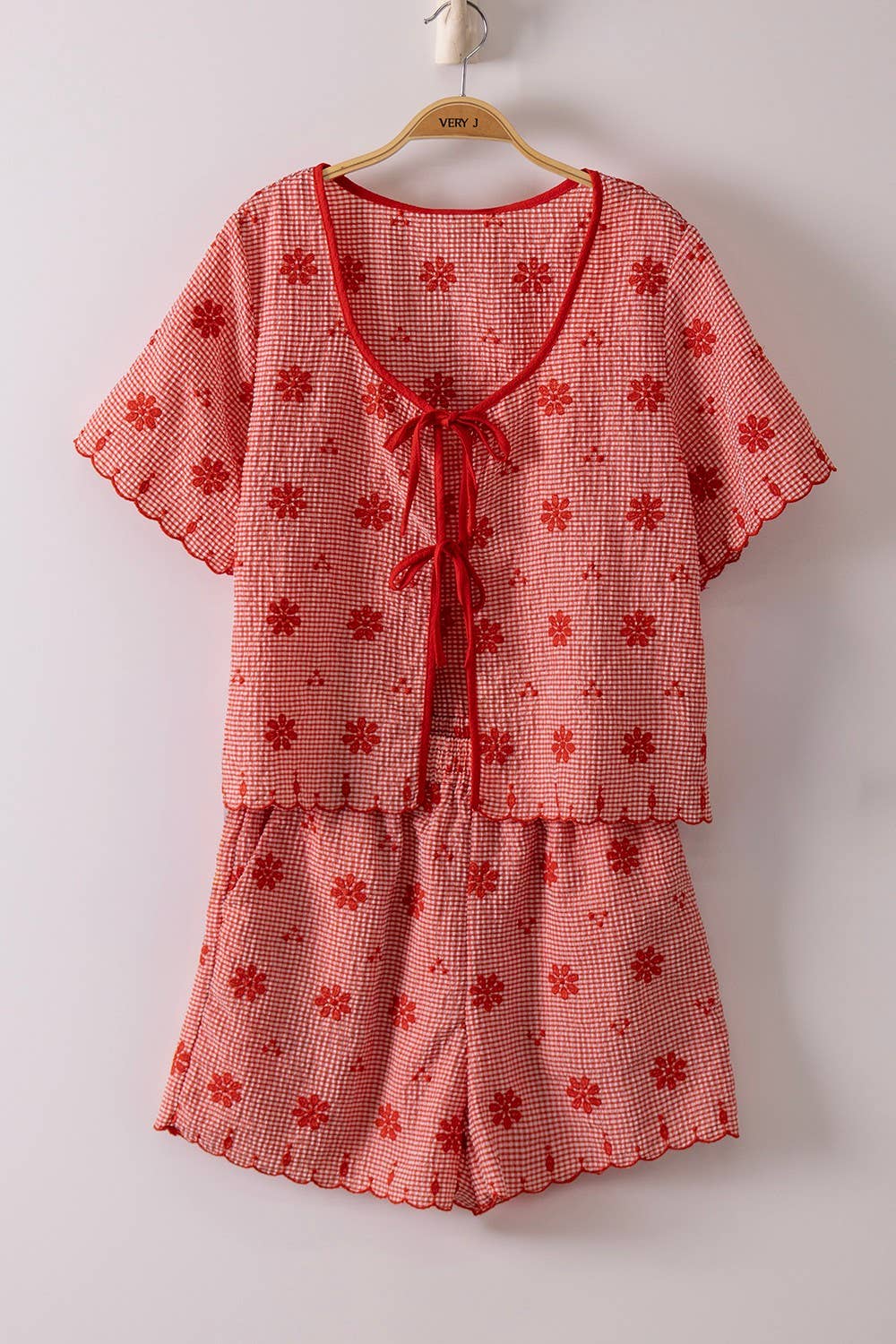 Red, White & Blossom
