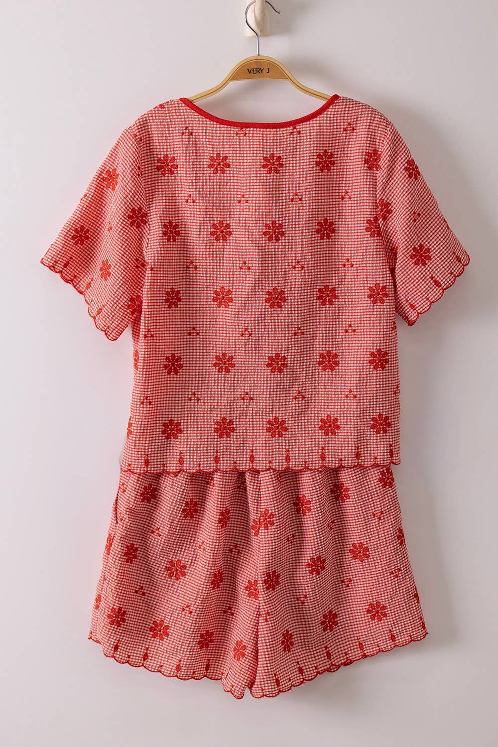 Red, White & Blossom